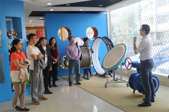 浙江外國(guó)語(yǔ)學(xué)院到宣達(dá)考察交流