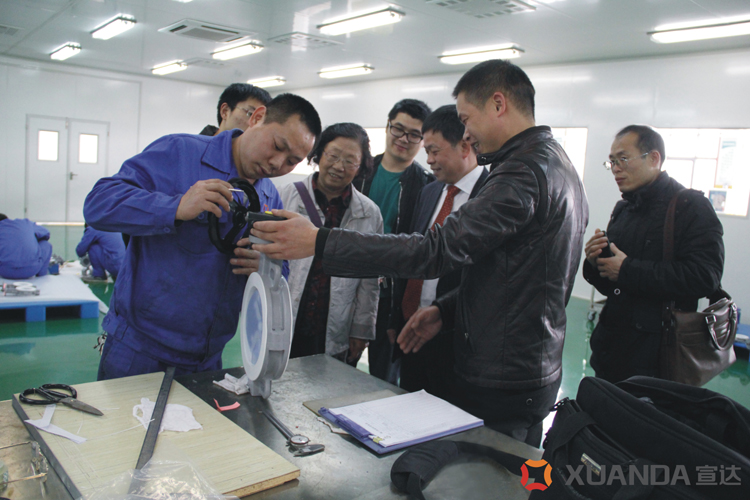 中國硫酸工業(yè)協(xié)會會長齊焉到宣達(dá)集團(tuán)參觀考察